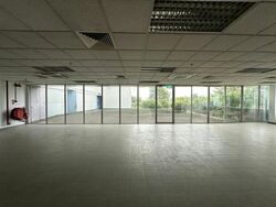 Moreton Logistics Centre (D5), Retail #620578571
